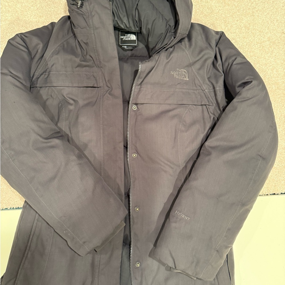 The North Face Gray Quilted Puffer Jacket Water-Resistant (w fur hood lining)